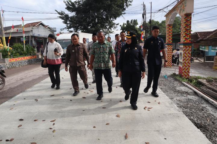Walikota Eva Dwiana Tinjau Perbaikan Jalan Tirtayasa Sukabumi 